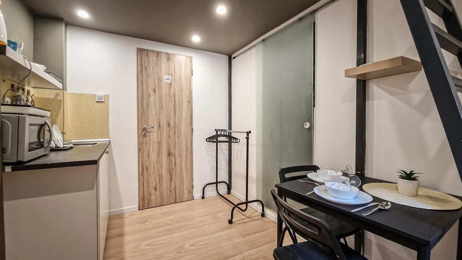 Red Viking Tiny Apartments ブダペスト ハンガリー
